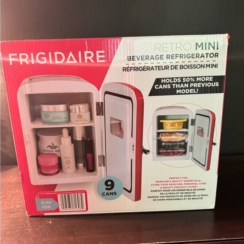 FRIGIDAIRE 9 CANS MINI PERSONAL RED FRIDGE COOLER, NEW